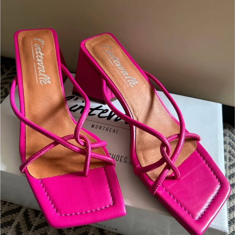L'INTERVALLE Fuchsia Strappy Heels